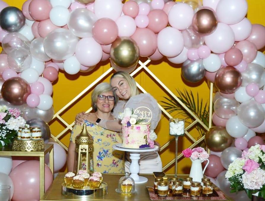 Elcira Bautista Herrera, mamá y Karol Tatiana Zambrano Bautista, la cumpleañera.